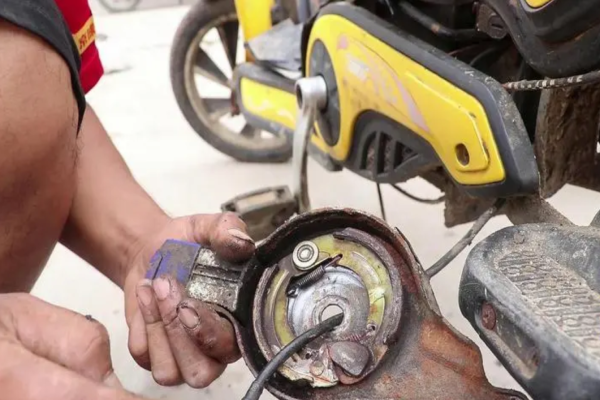 宝鸡市电动车刹车故障